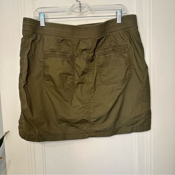 Chico’s Pull-On Skort, Size 14 (2.5) army green - Picture 5 of 9